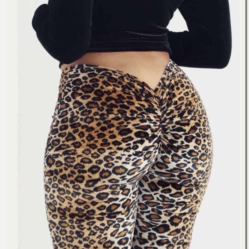 Kiki’s Leopard Scrunch Pants
